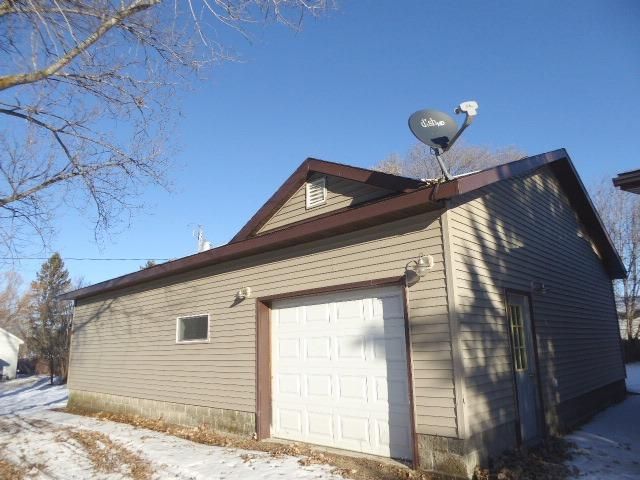 475 NW 1st St, Cohasset, MN 55721