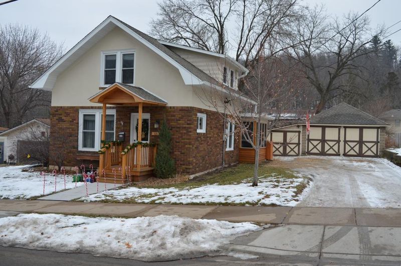 483 15th St, Red Wing, MN 55066
