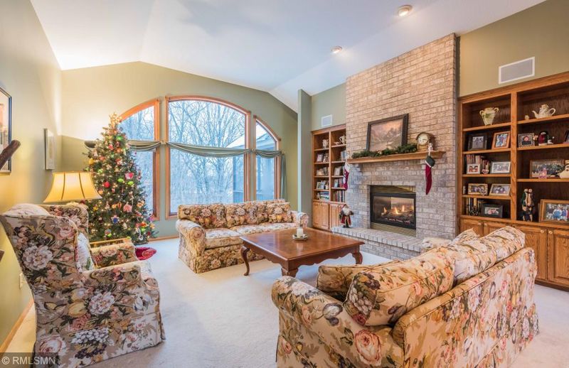 15351 Aquila Ave, Savage, MN 55378