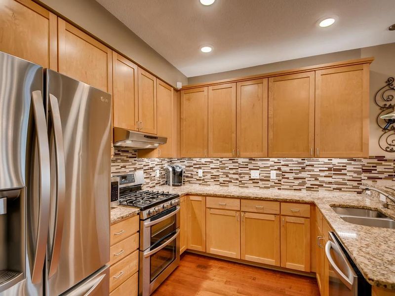 554 Payne Ave, Saint Paul, MN 55130