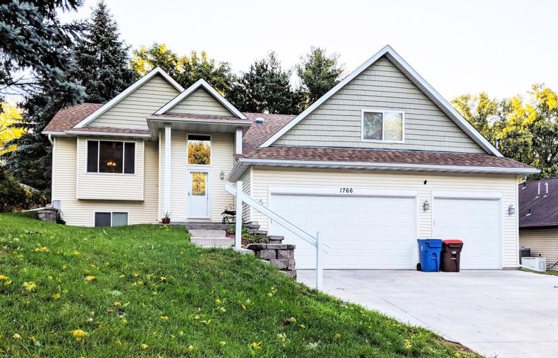 1766 Howard, Maplewood, MN 55109