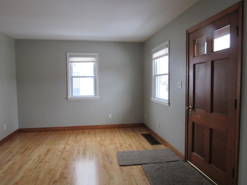 1422 3 1/2 St SE, Rochester, MN 55904