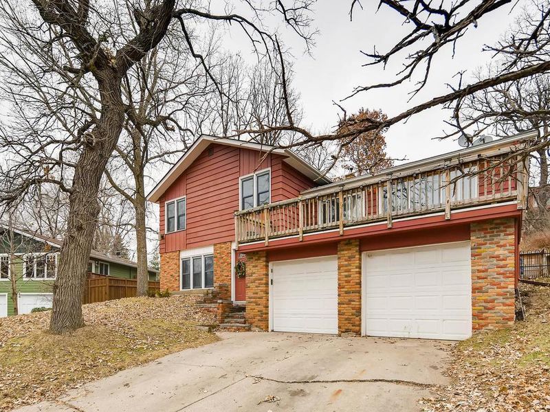 668 Burlington Rd, Saint Paul, MN 55119