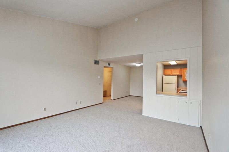 4120 Parklawn Ave #332, Edina, MN 55435