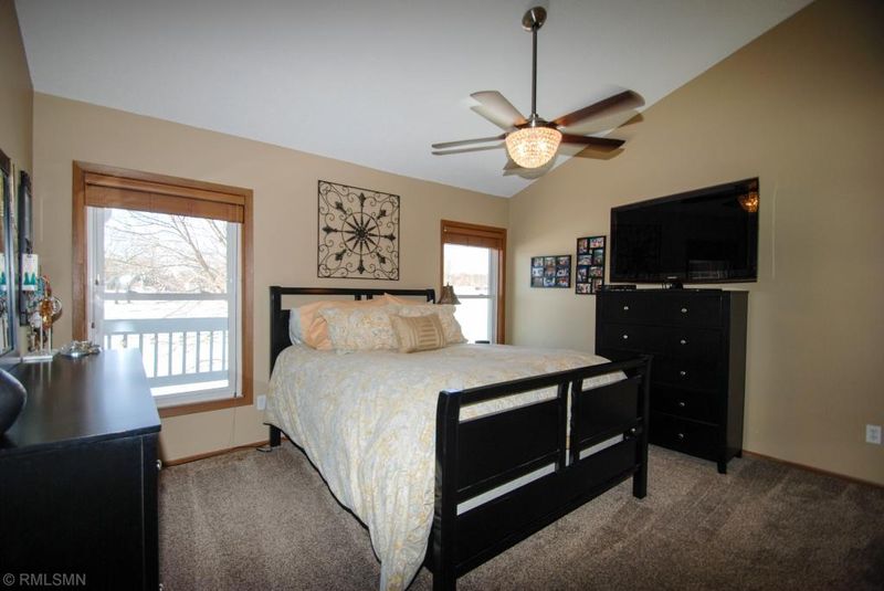 14343 Bedford Dr, Eden Prairie, MN 55346