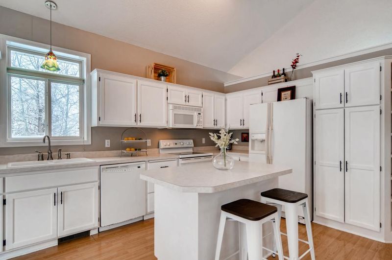 10186 Pleasure Creek Pw E, Blaine, MN 55434