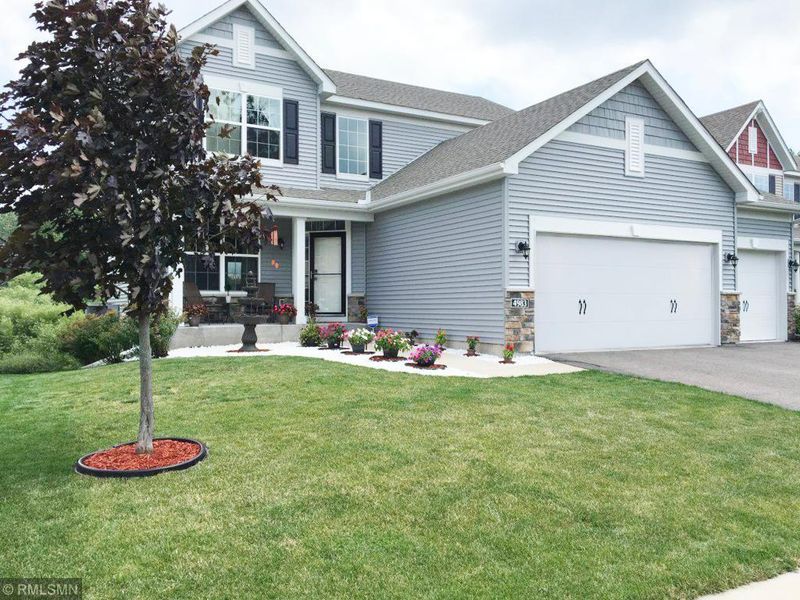 4983 Hamlet Ave N, Oakdale, MN 55128