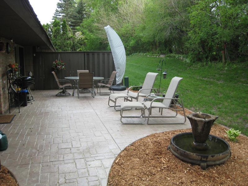 17931 Tioga Trl, Wayzata, MN 55391