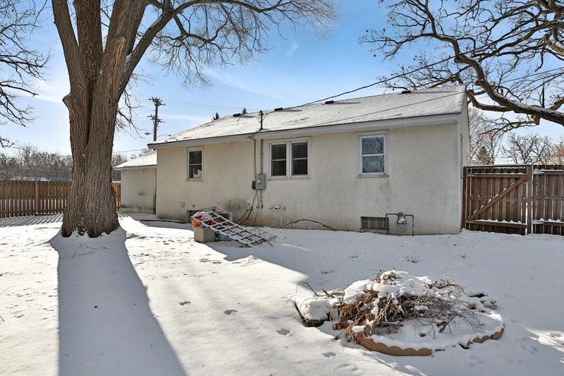 421 Dayton Rd, Champlin, MN 55316