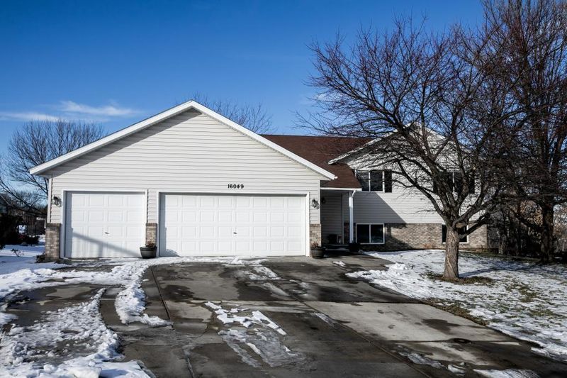 16049 Goodview Ct, Lakeville, MN 55044