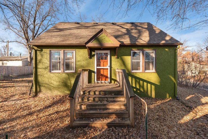 1643 Greenbrier St, Saint Paul, MN 55106