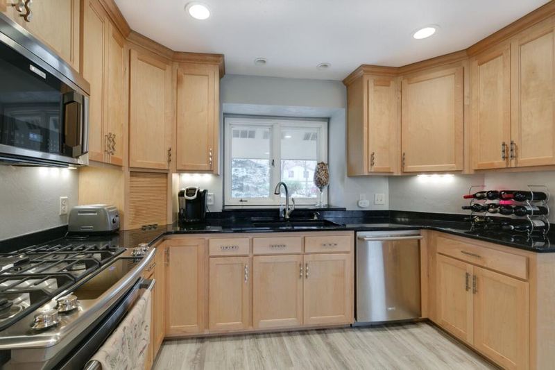 6710 Rustic Rd SE, Prior Lake, MN 55372