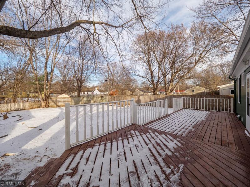 1463 Larpenteur Ave E, Maplewood, MN 55109