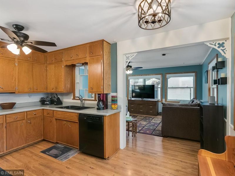 1697 Idaho Ave E, Saint Paul, MN 55106