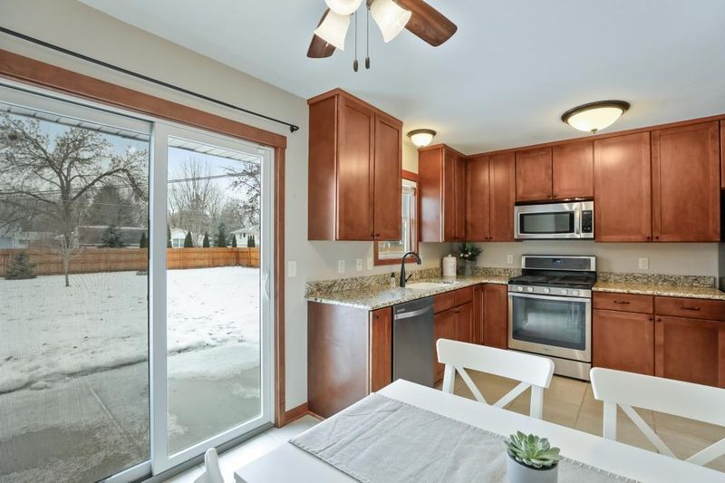 8612 Indahl Ave S, Cottage Grove, MN 55016