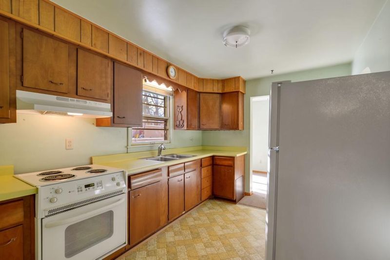 601 6th St S, Princeton, MN 55371