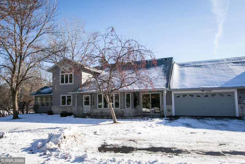 2565 Sumac Cir, White Bear Lake, MN 55110