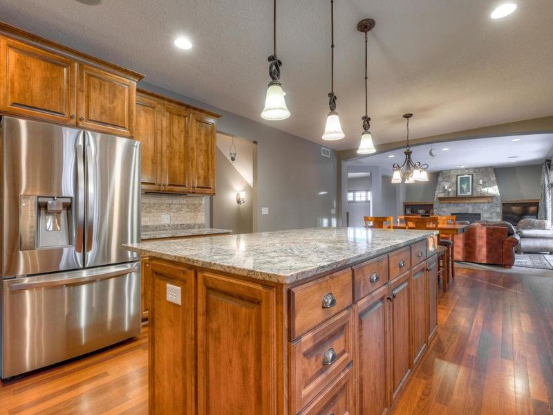 2685 N Saunders Lake Dr, Minnetrista, MN 55364