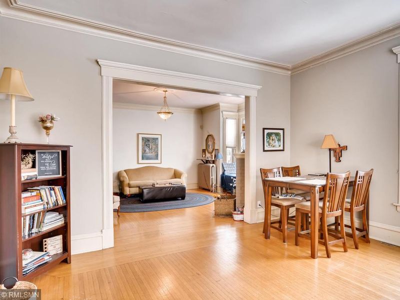 681 Lincoln Ave, Saint Paul, MN 55105