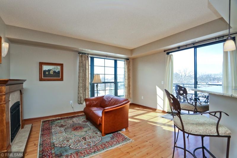 2566 Ellis Ave #413, Saint Paul, MN 55114