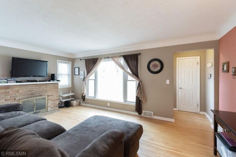 5532 Dupont Ave N, Brooklyn Center, MN 55430