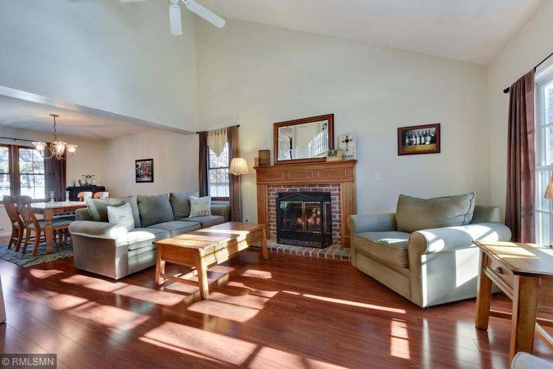 13993 Wellington Dr, Eden Prairie, MN 55347