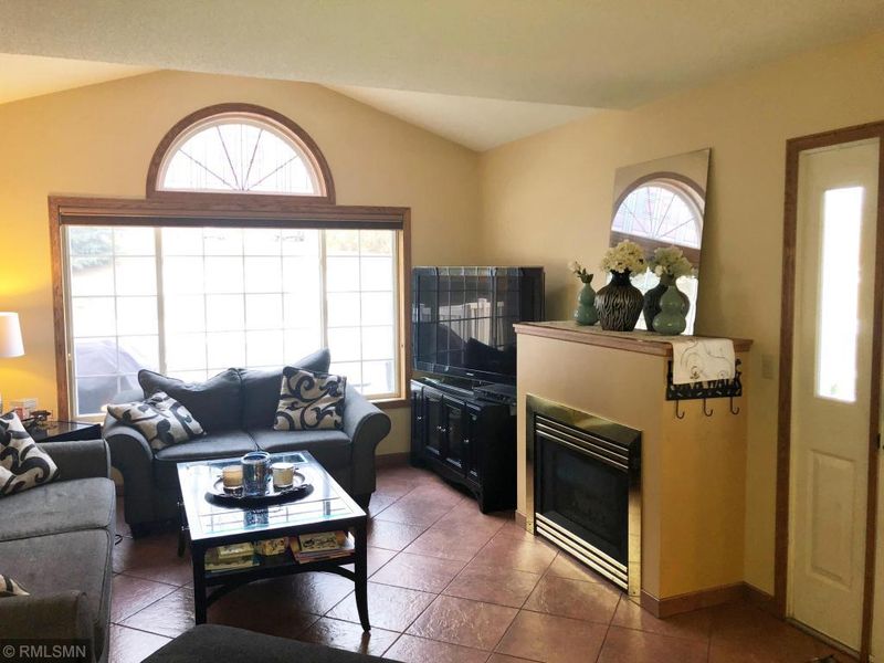 7213 Brittany Ln, Inver Grove Heights, MN 55076
