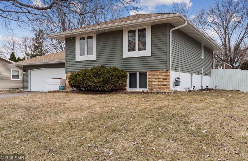 8116 46th Ave N, New Hope, MN 55428