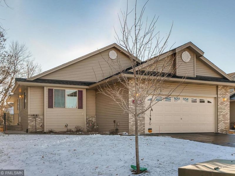 4949 130th St N, Hugo, MN 55038