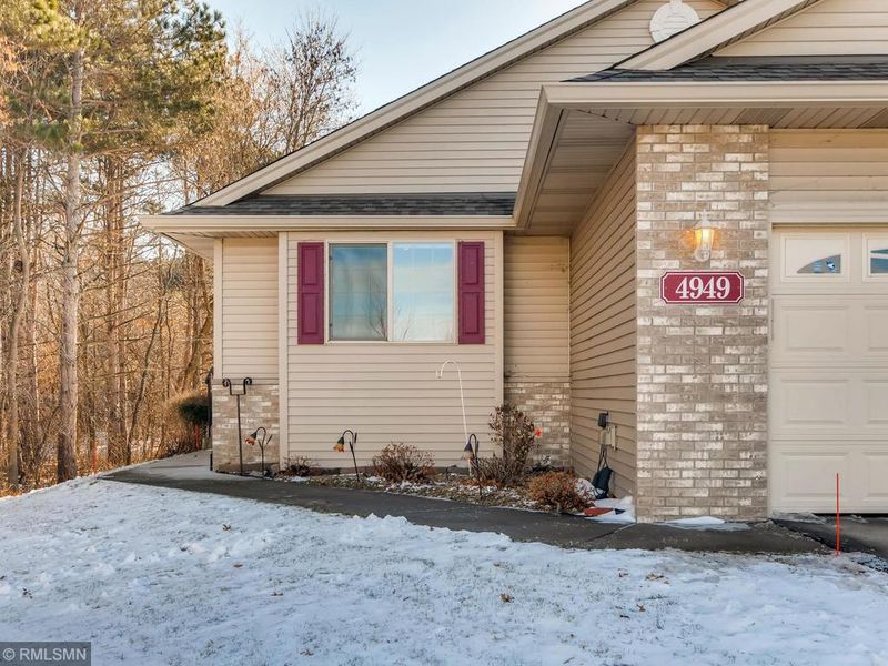 4949 130th St N, Hugo, MN 55038