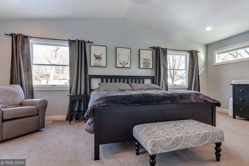 8340 Patsy Ln, Golden Valley, MN 55427