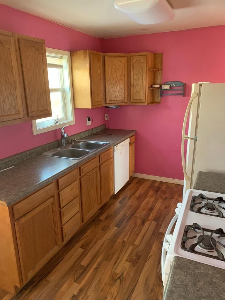 617 Ballantyne Ln NE, Spring Lake Park, MN 55432
