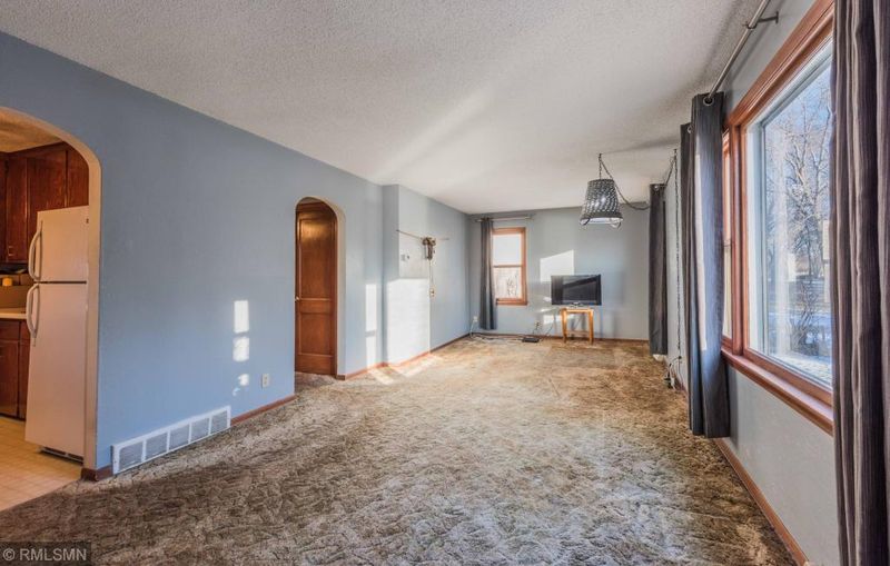 2265 Pinewood Dr, Mounds View, MN 55112