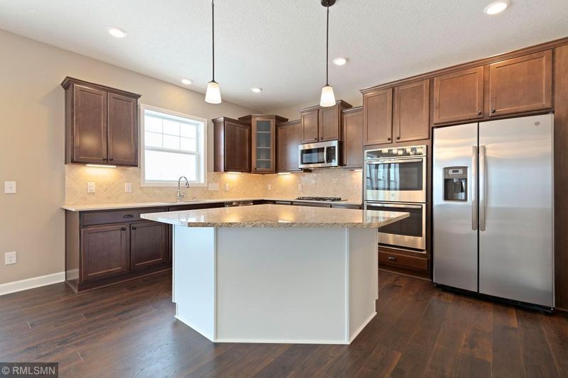6546 Bridle Pa, Corcoran, MN 55340