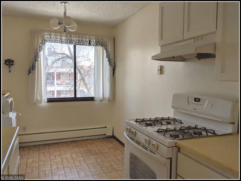 2610 Garfield Ave #202, Minneapolis, MN 55408