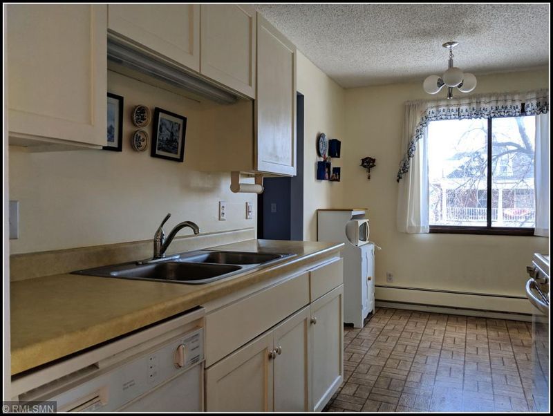 2610 Garfield Ave #202, Minneapolis, MN 55408