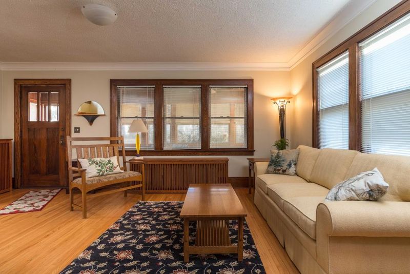 227 Vernon St, Saint Paul, MN 55105