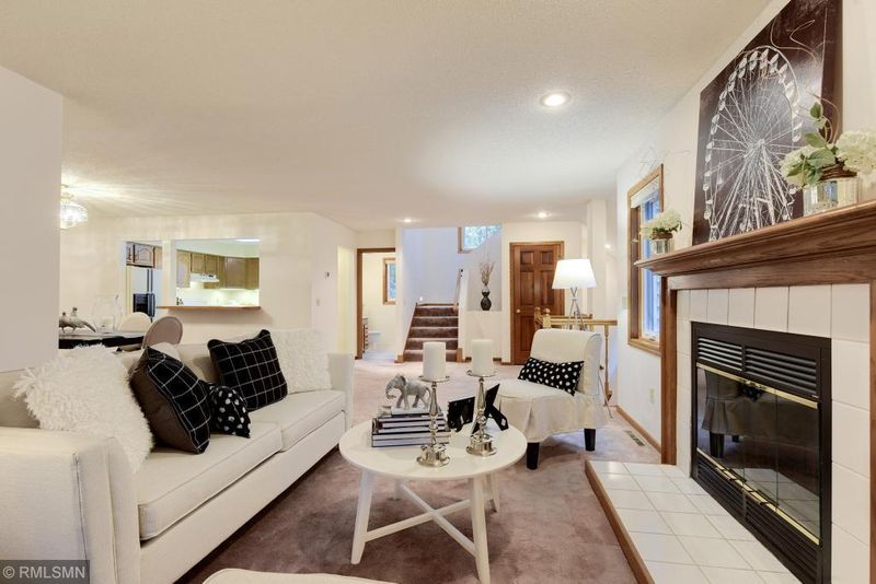 17720 Southridge Ct, Minnetonka, MN 55345