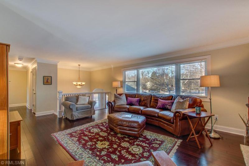 5700 Scenic Dr, Minnetonka, MN 55345