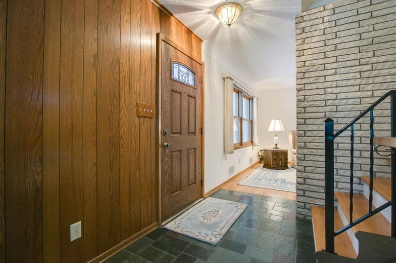 1780 Skillman Ave W, Roseville, MN 55113