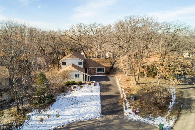 1305 Dunberry Cir, Eagan, MN 55123