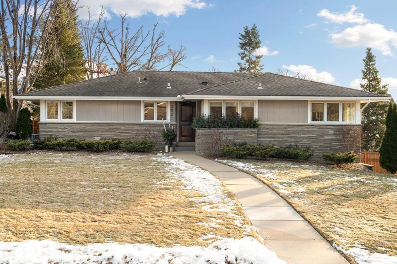 3921 60th St W, Edina, MN 55424