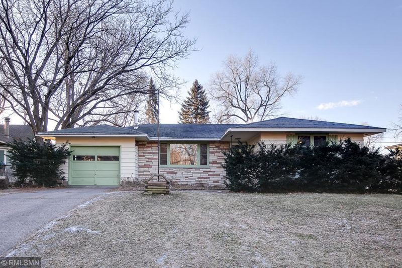 609 7th St W, Hastings, MN 55033
