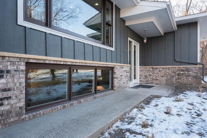 2354 Pagel Rd, Mendota Heights, MN 55120