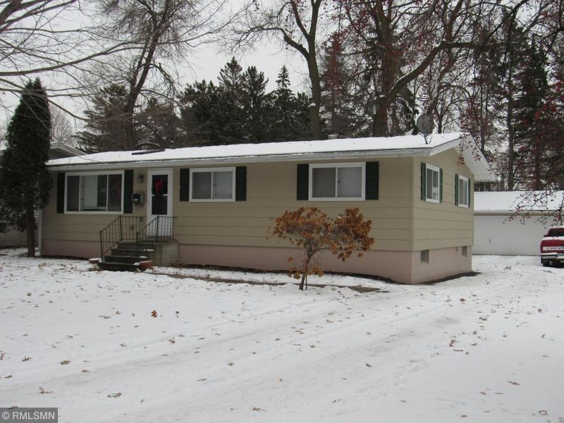 2660 4th Ave E, North Saint Paul, MN 55109