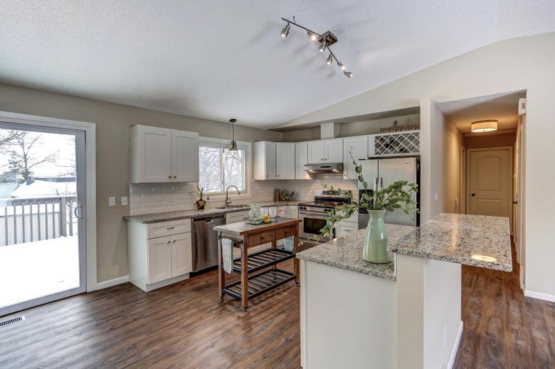 14448 Lower Guthrie Ct, Apple Valley, MN 55124