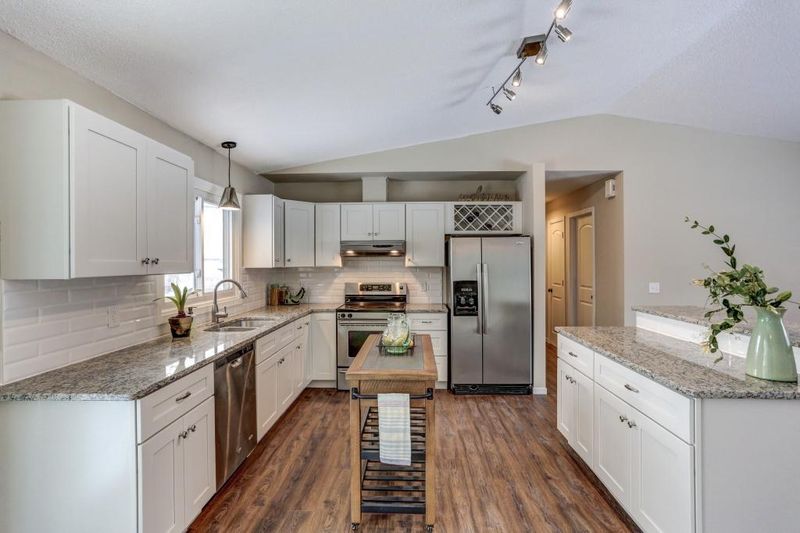 14448 Lower Guthrie Ct, Apple Valley, MN 55124