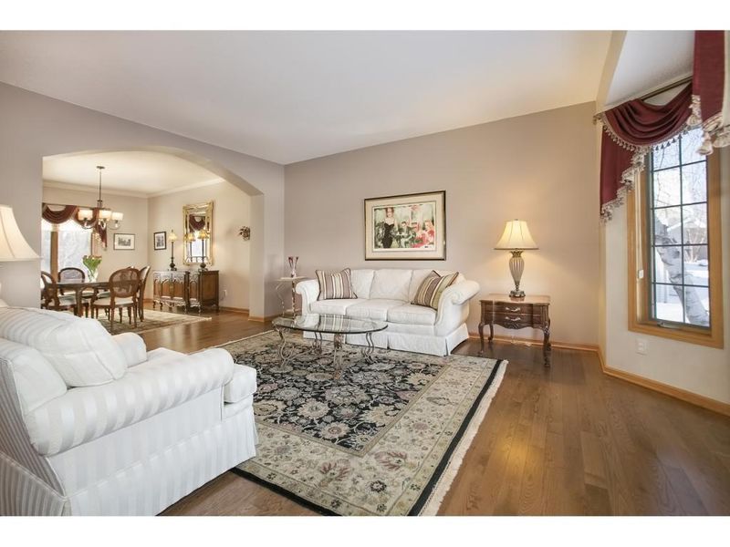 17545 George Moran Dr, Eden Prairie, MN 55347