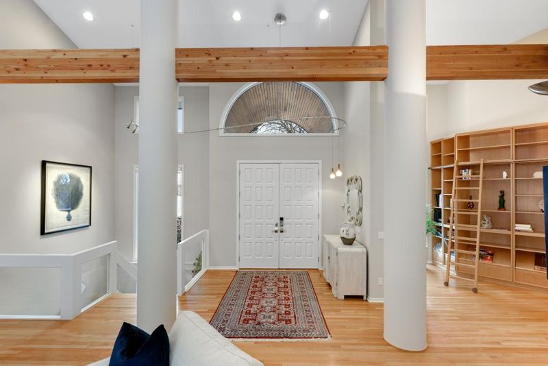 8 Antrim Ter, Edina, MN 55439