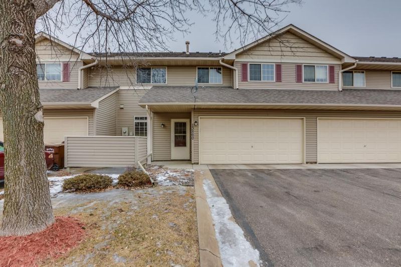 13860 Hyacinth Dr, Rogers, MN 55374